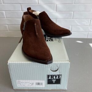 NIB Frye Sacha Moto Shootie Brown Suede - Size 7
